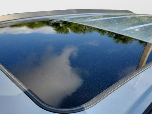 Used 2024 Toyota Corolla Cross XLE w/ Convenience Package image 6