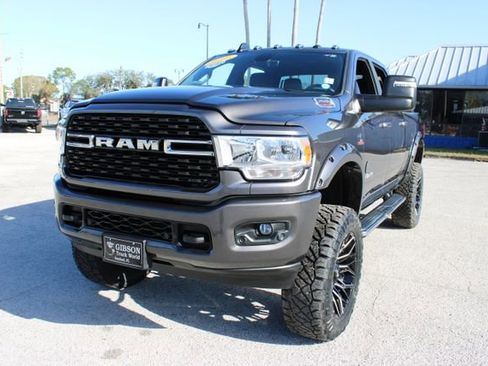 Used 2024 RAM 2500 Big Horn w/ Sport Appearance Package image 3