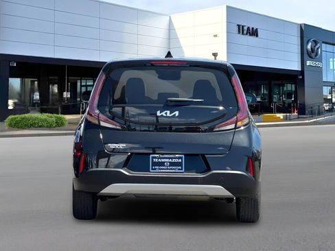 Used 2025 Kia Soul LX w/ LX Technology Package FWD image 5