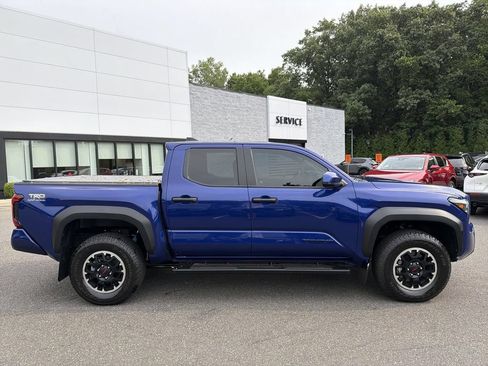 Used 2024 Toyota Tacoma TRD Off-Road AWD/4WD image 9