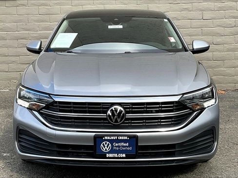 Certified 2024 Volkswagen Jetta SE image 2