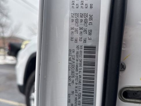 Used 2019 Jeep Cherokee Latitude Plus w/ Comfort/Convenience Group image 22