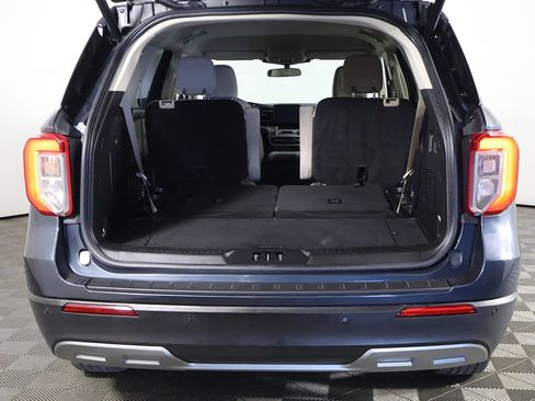 Used 2023 Ford Explorer XLT w/ Equipment Group 202A AWD/4WD image 16