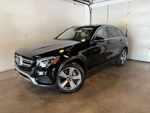 Used 2019 Mercedes-Benz GLC 300 4MATIC image 1