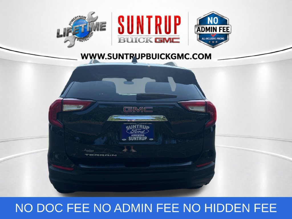 Used 2022 GMC Terrain SLE w/ Driver Convenience Package FWD image 4