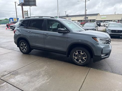 Used 2022 Honda Passport TrailSport image 3