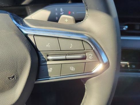New 2026 Chevrolet Equinox LT w/ Convenience Package II AWD/4WD image 16