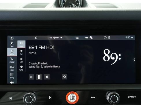 New 2025 Porsche Macan image 18