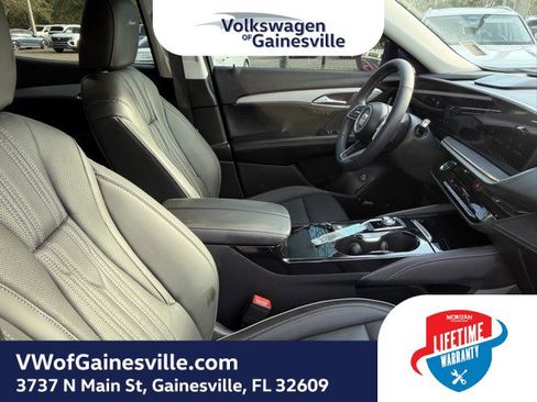 Used 2025 Buick Envision Avenir image 9