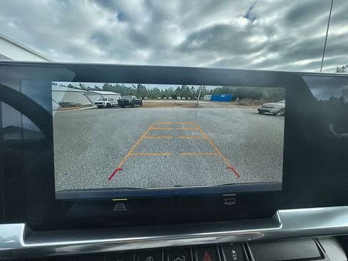 Used 2023 Chevrolet Silverado 1500 LT image 14