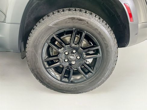 Used 2025 Land Rover Defender 110 S AWD/4WD image 30