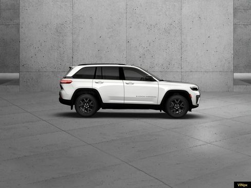 New 2026 Jeep Grand Cherokee Altitude image 9