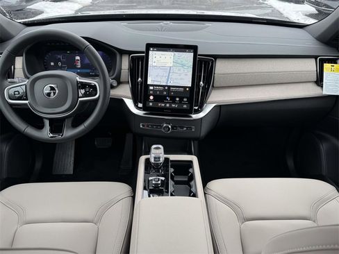 New 2026 Volvo XC90 B6 Plus w/ Protection Package Premier image 2