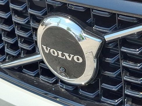 New 2026 Volvo XC40 B5 Plus w/ Protection Package Premier AWD/4WD image 25