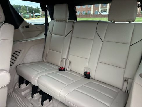 Used 2023 Cadillac Escalade Premium Luxury AWD/4WD image 21