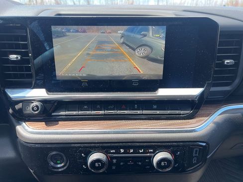 Used 2024 Chevrolet Silverado 1500 LT image 8