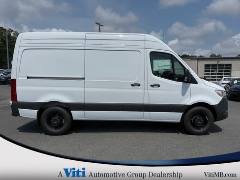 Used 2026 Mercedes-Benz Sprinter 2500 image 9
