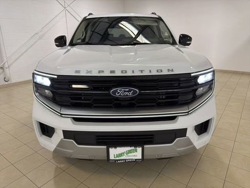 Used 2025 Ford Expedition Max Platinum image 8