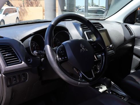 Used 2025 Mitsubishi Outlander Sport SE AWD/4WD image 39