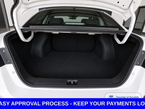 Used 2022 Nissan Versa SV FWD image 19