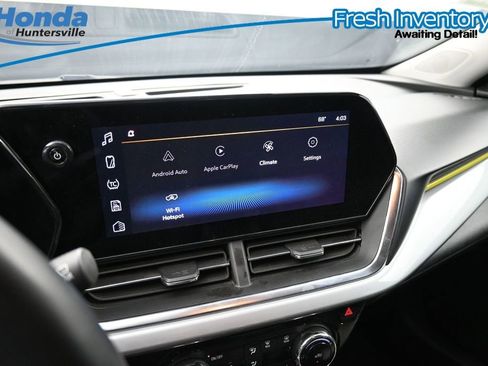Used 2024 Chevrolet Trax LT w/ Driver Confidence Package FWD image 18