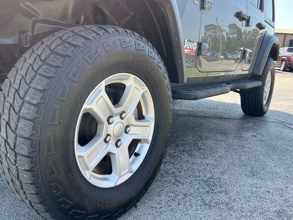 Used 2019 Jeep Wrangler Unlimited Sport S AWD/4WD image 14