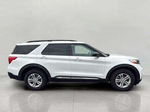 Certified 2024 Ford Explorer XLT w/ Equipment Group 202A AWD/4WD image 8