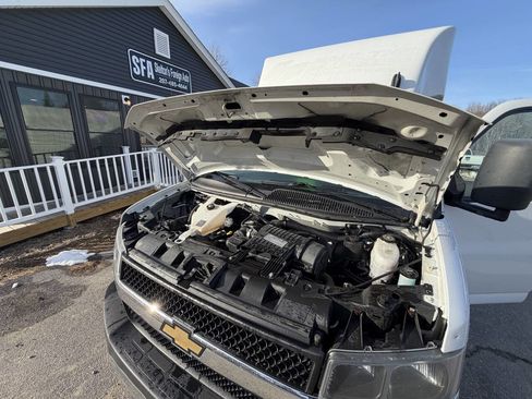 Used 2020 Chevrolet Express 3500 w/ Power Convenience Package RWD image 14