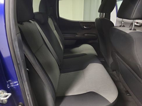 Used 2023 Toyota Tacoma TRD Off-Road image 21