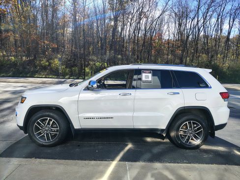 Certified 2020 Jeep Grand Cherokee Limited w/ Premium Lighting Group image 4