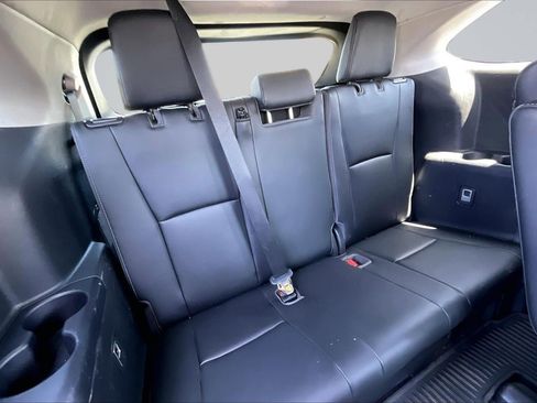 Used 2020 Toyota Highlander Limited FWD image 28