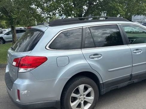 Used 2013 Subaru Outback 2.5i Limited AWD/4WD image 9