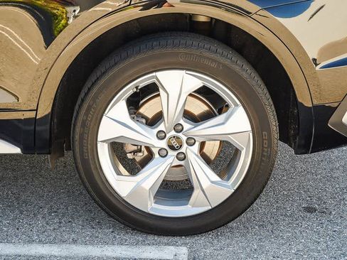 Used 2023 Audi Q5 2.0T Premium image 11