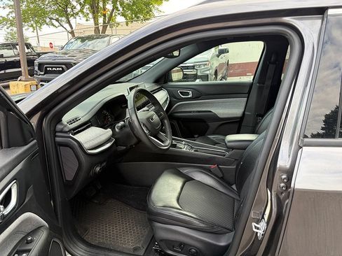 Used 2023 Jeep Compass Latitude w/ Convenience Group AWD/4WD image 5
