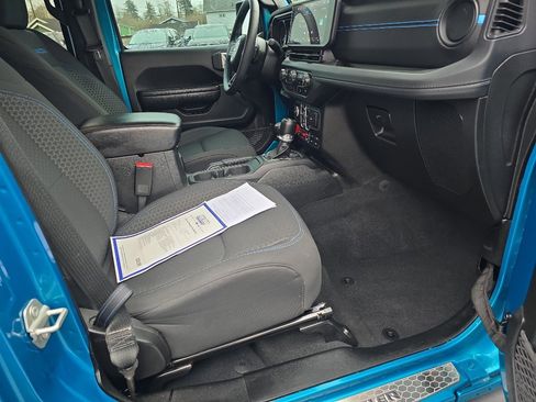 Used 2024 Jeep Wrangler Unlimited Rubicon 4xe w/ Technology Group image 16