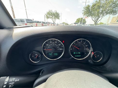Used 2016 Jeep Wrangler Unlimited Sahara w/ Max Tow Package AWD/4WD image 8