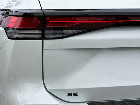 New 2026 Volkswagen Tiguan SE R-Line FWD image 7