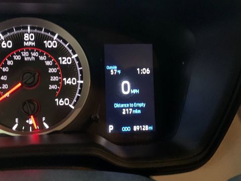 Used 2021 Toyota Corolla SE w/ Carpet Mat Package (TMS) image 30