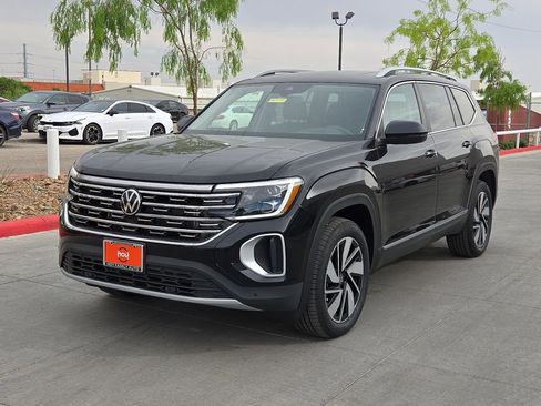 Used 2025 Volkswagen Atlas SEL image 4