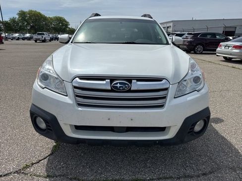 Used 2014 Subaru Outback 2.5i Limited w/ Moonroof Package AWD/4WD image 11