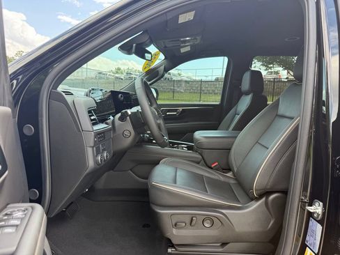 Certified 2025 Chevrolet Tahoe Premier RWD image 24