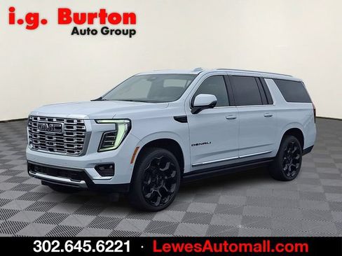 New 2026 GMC Yukon XL Denali w/ Denali Reserve Package AWD/4WD image 2