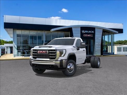 New 2026 GMC Sierra 3500 Pro w/ Convenience Package AWD/4WD image 8