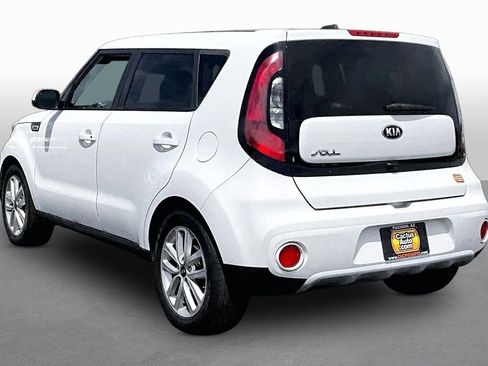 Used 2019 Kia Soul + FWD image 8
