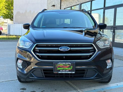 Used 2018 Ford Escape SE w/ SE Sport Appearance Package AWD/4WD image 4