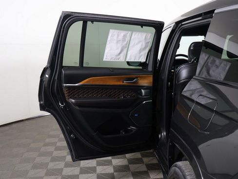 Used 2023 Jeep Grand Cherokee L Summit AWD/4WD image 28