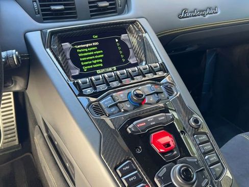 Used 2018 Lamborghini Aventador S image 14