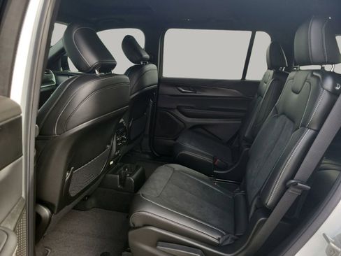 New 2025 Jeep Grand Cherokee L Altitude image 15