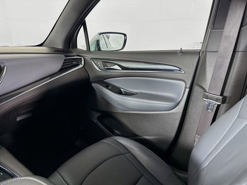 Used 2024 Buick Enclave Premium image 28