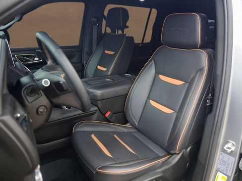 Used 2023 GMC Yukon XL AT4 w/ LPO, Floor Liner Package AWD/4WD image 7